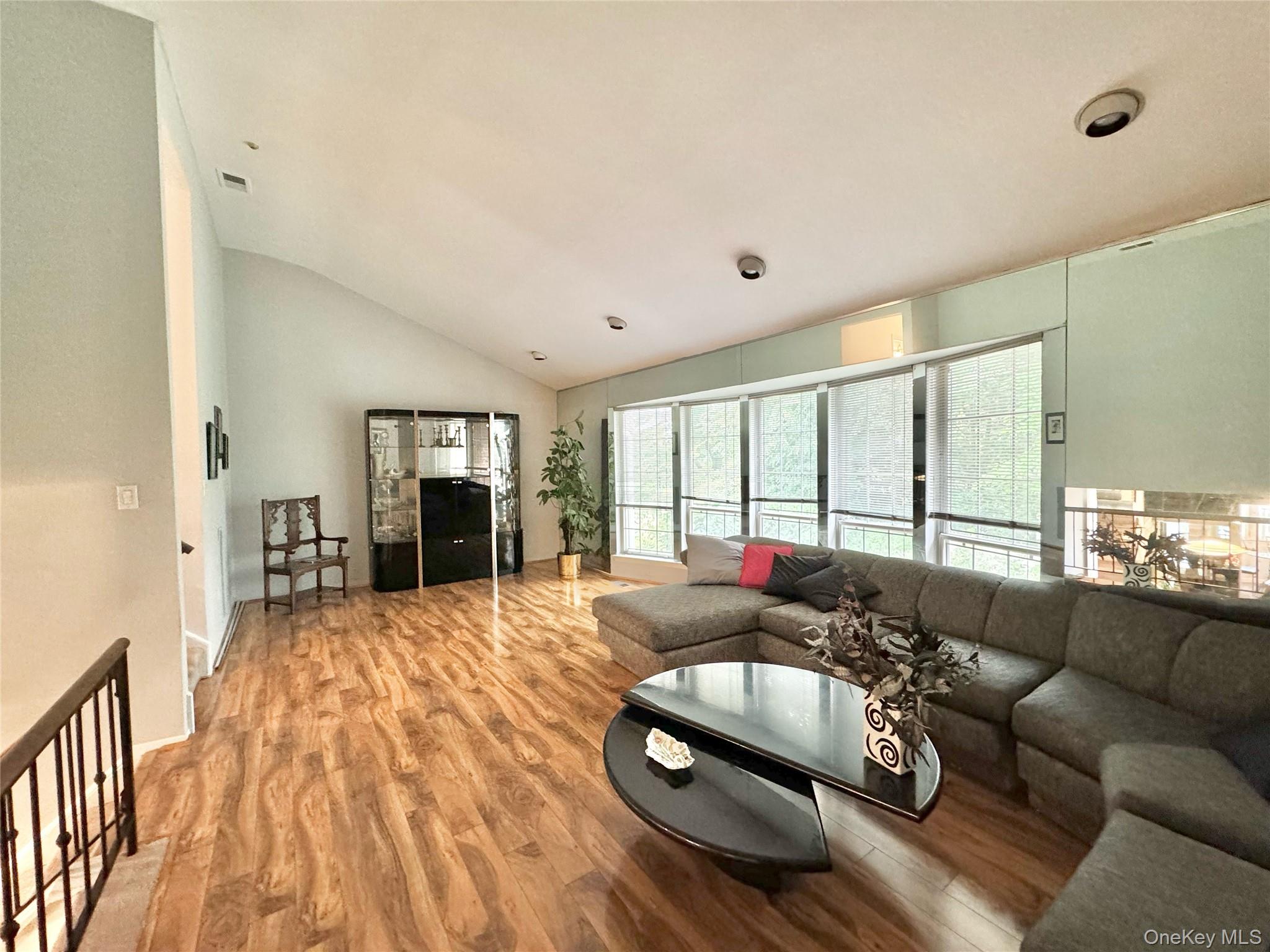 #12 photo, 45 W Aspen Drive, Woodbury , NY 11797