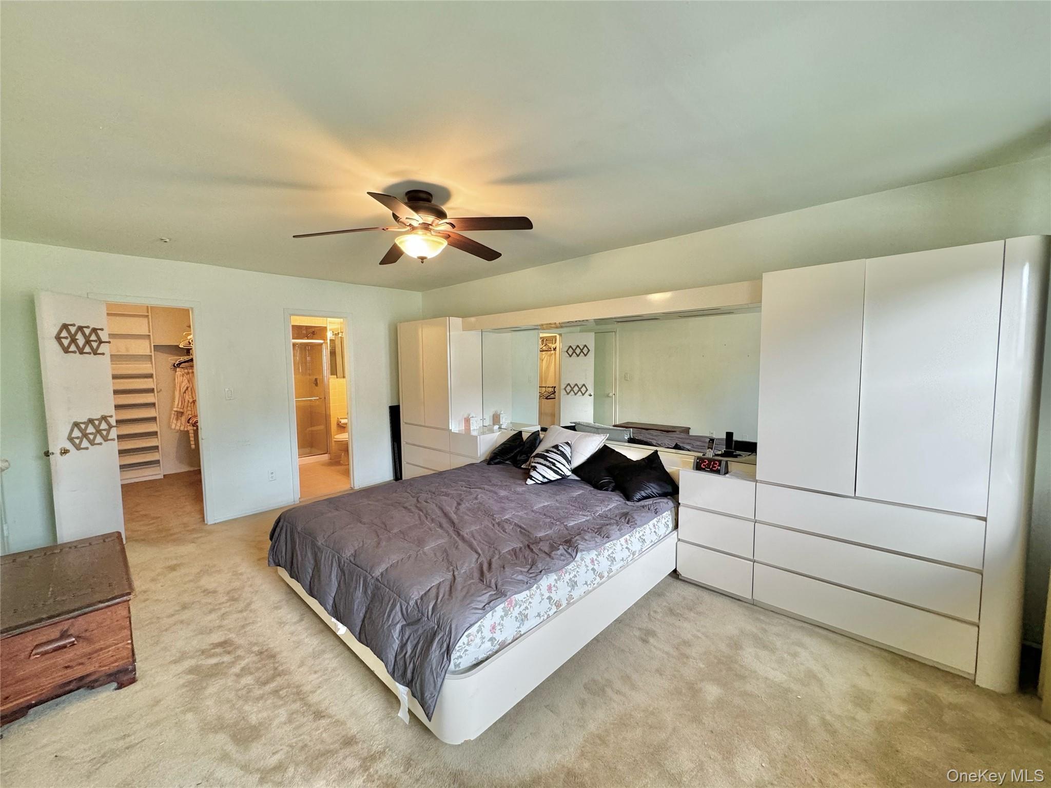 #17 photo, 45 W Aspen Drive, Woodbury , NY 11797