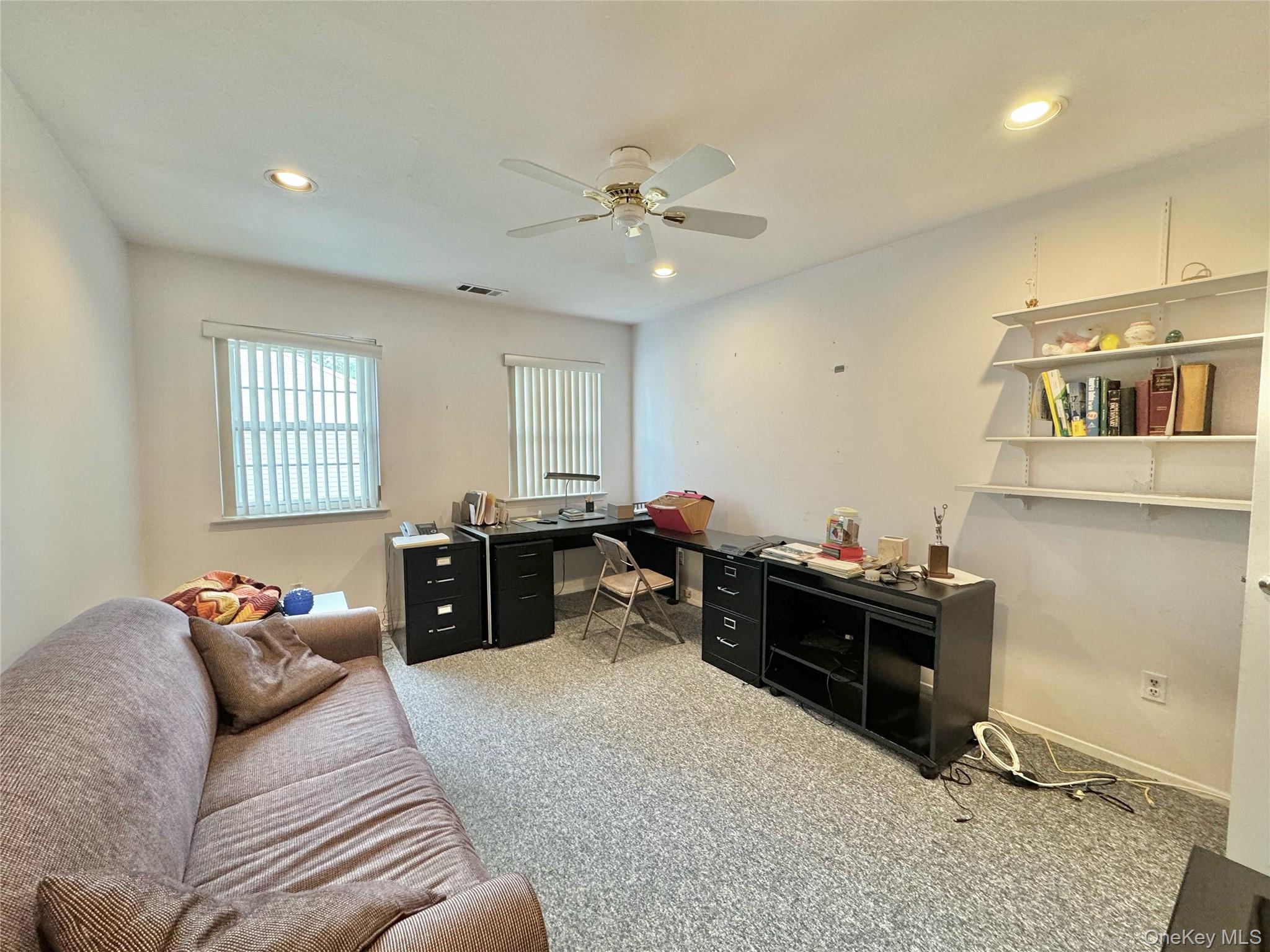 #19 photo, 45 W Aspen Drive, Woodbury , NY 11797