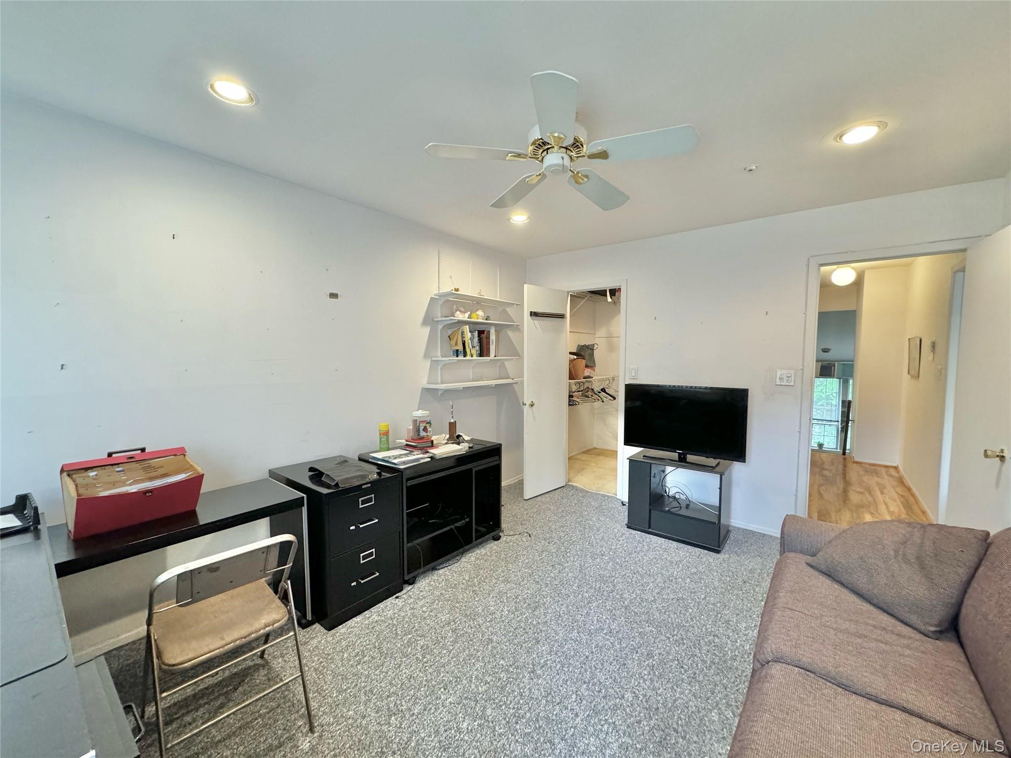 #20 photo, 45 W Aspen Drive, Woodbury , NY 11797