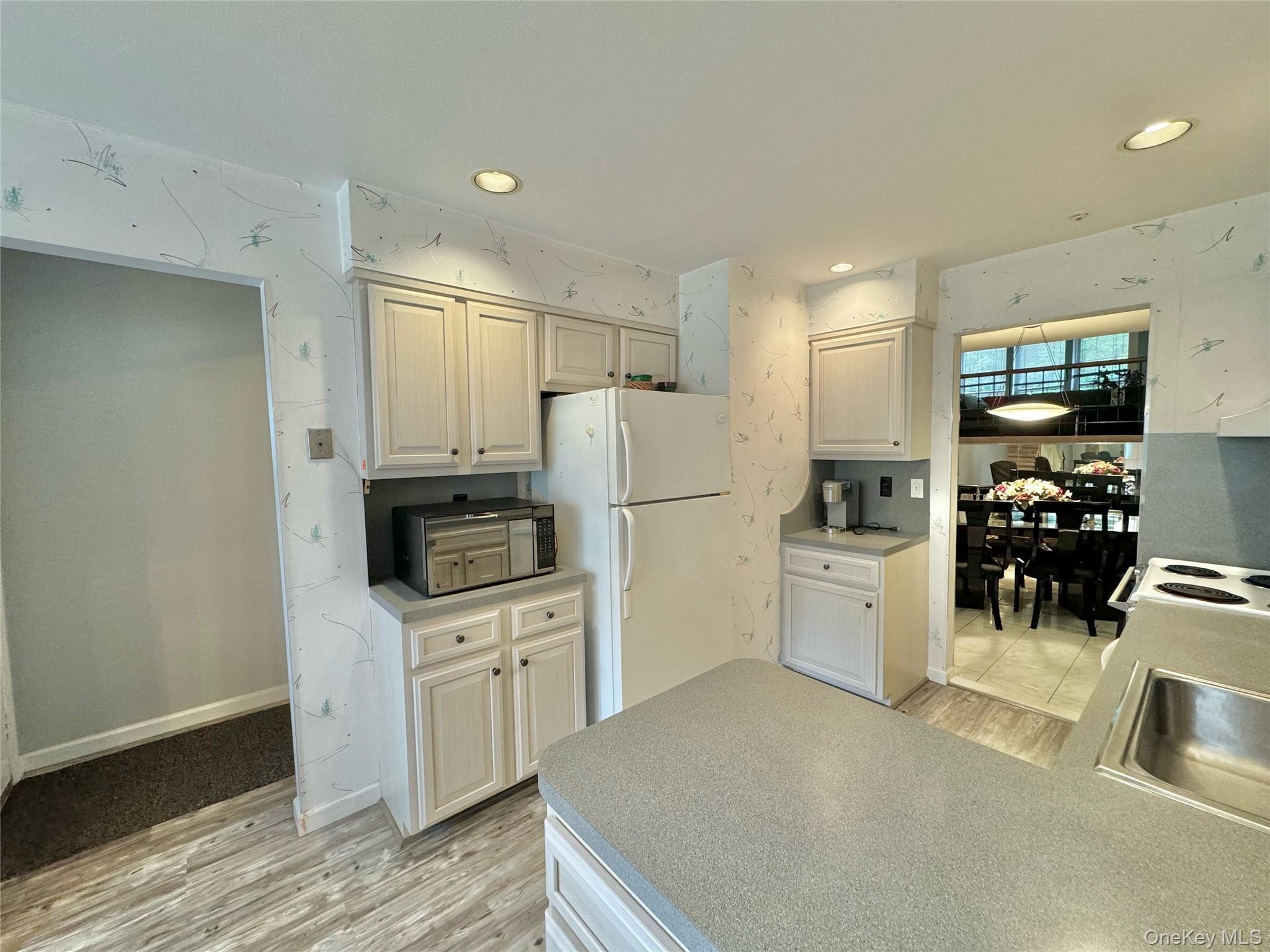 #7 photo, 45 W Aspen Drive, Woodbury , NY 11797