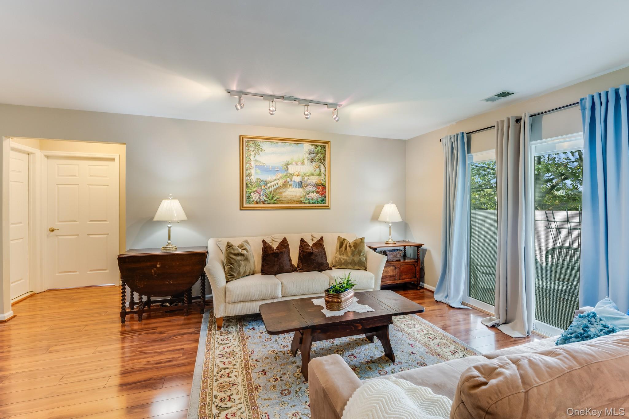 #10 photo, 71 Biltmore Circle, 东长岛 亨廷顿站 Huntington Station , NY 11746