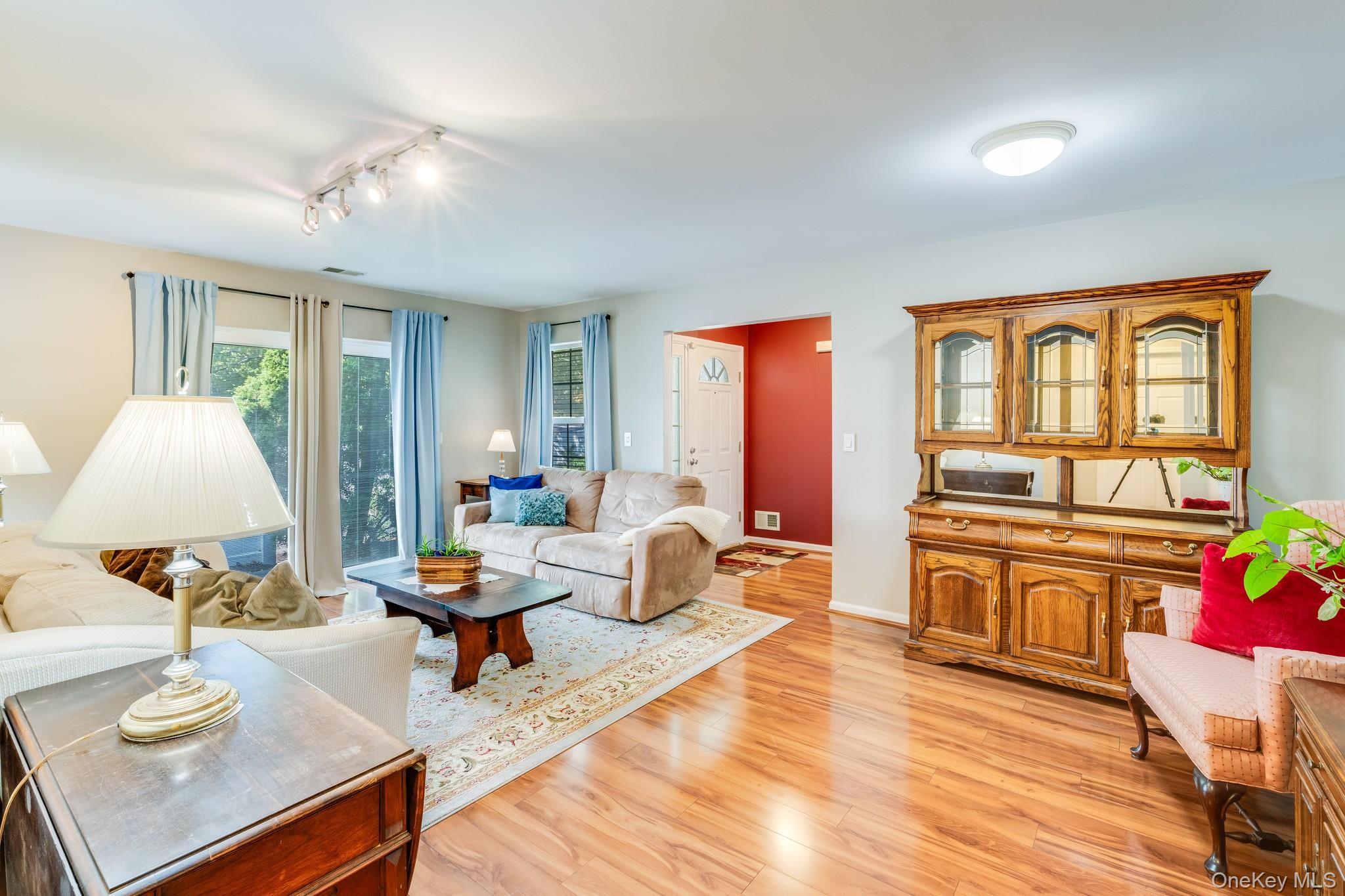 #12 photo, 71 Biltmore Circle, 东长岛 亨廷顿站 Huntington Station , NY 11746