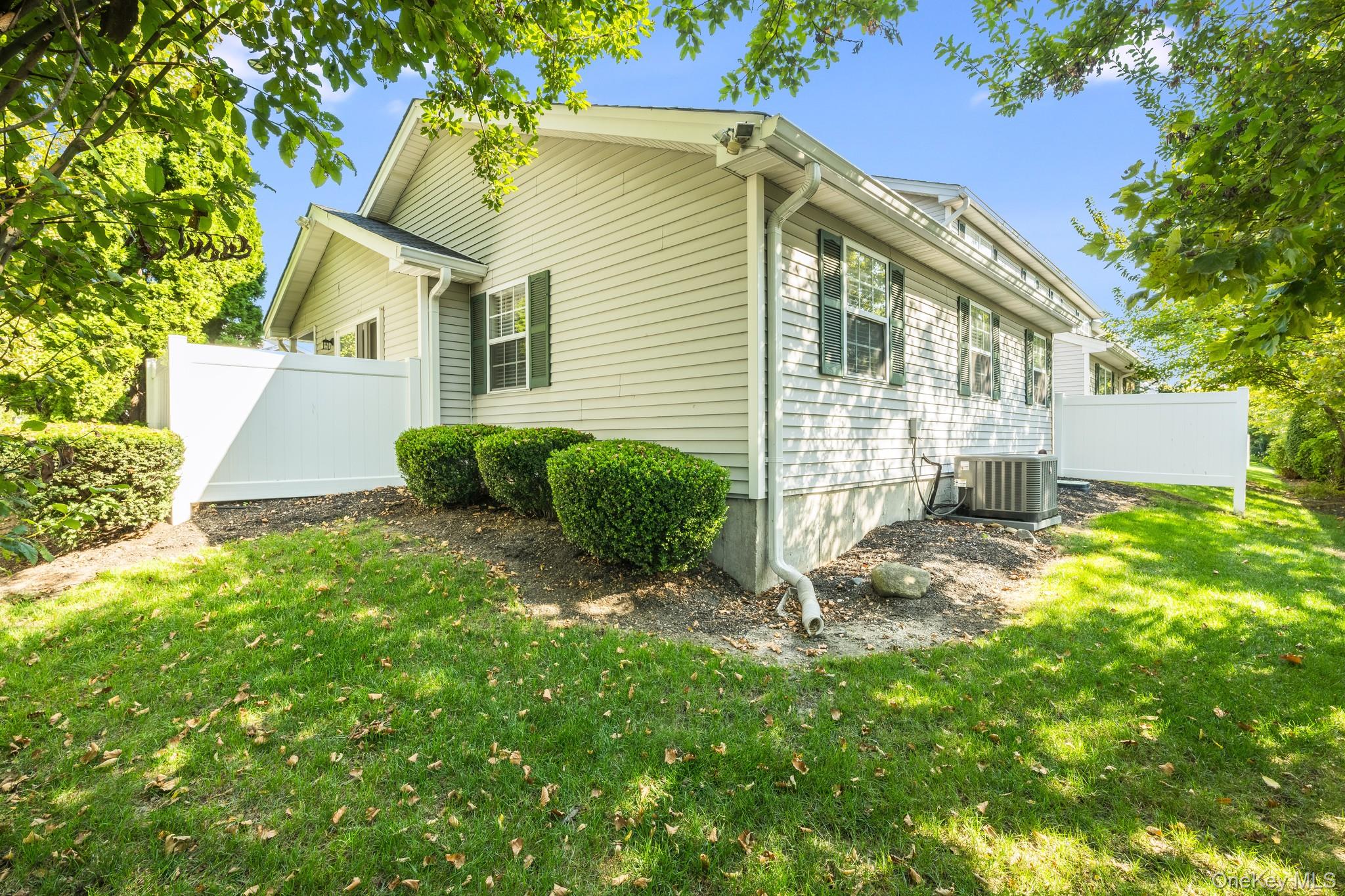 #18 photo, 71 Biltmore Circle, 东长岛 亨廷顿站 Huntington Station , NY 11746