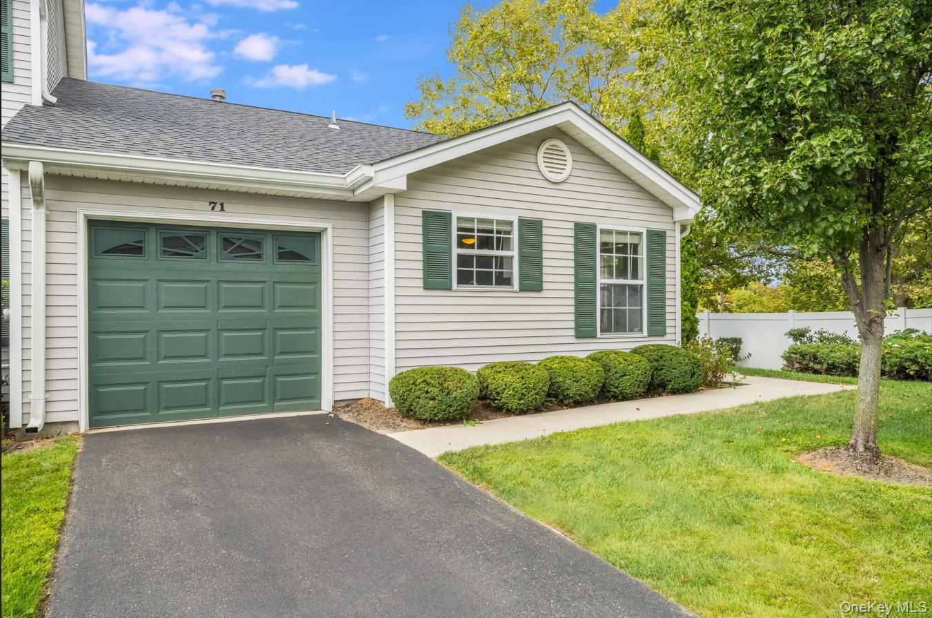 #2 photo, 71 Biltmore Circle, 东长岛 亨廷顿站 Huntington Station , NY 11746