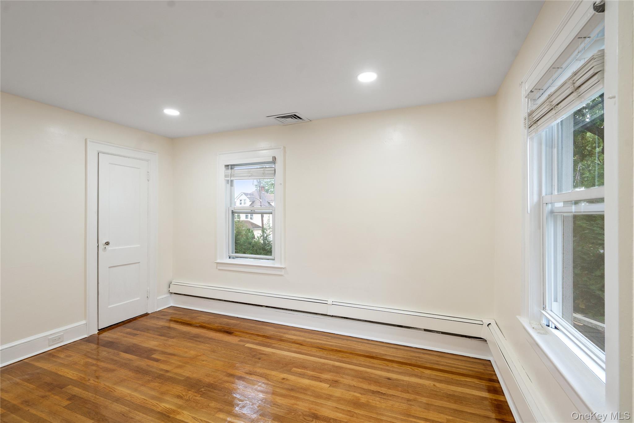 #18 photo, 224 Bryant Avenue, Floral Park , NY 11001