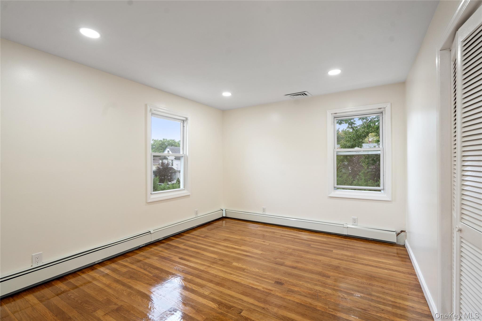 #19 photo, 224 Bryant Avenue, Floral Park , NY 11001