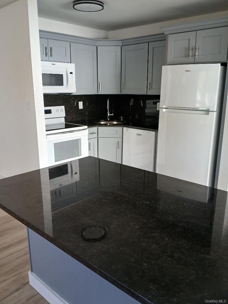 #2 photo, 4 Mercury Avenue, East Patchogue , NY 11772