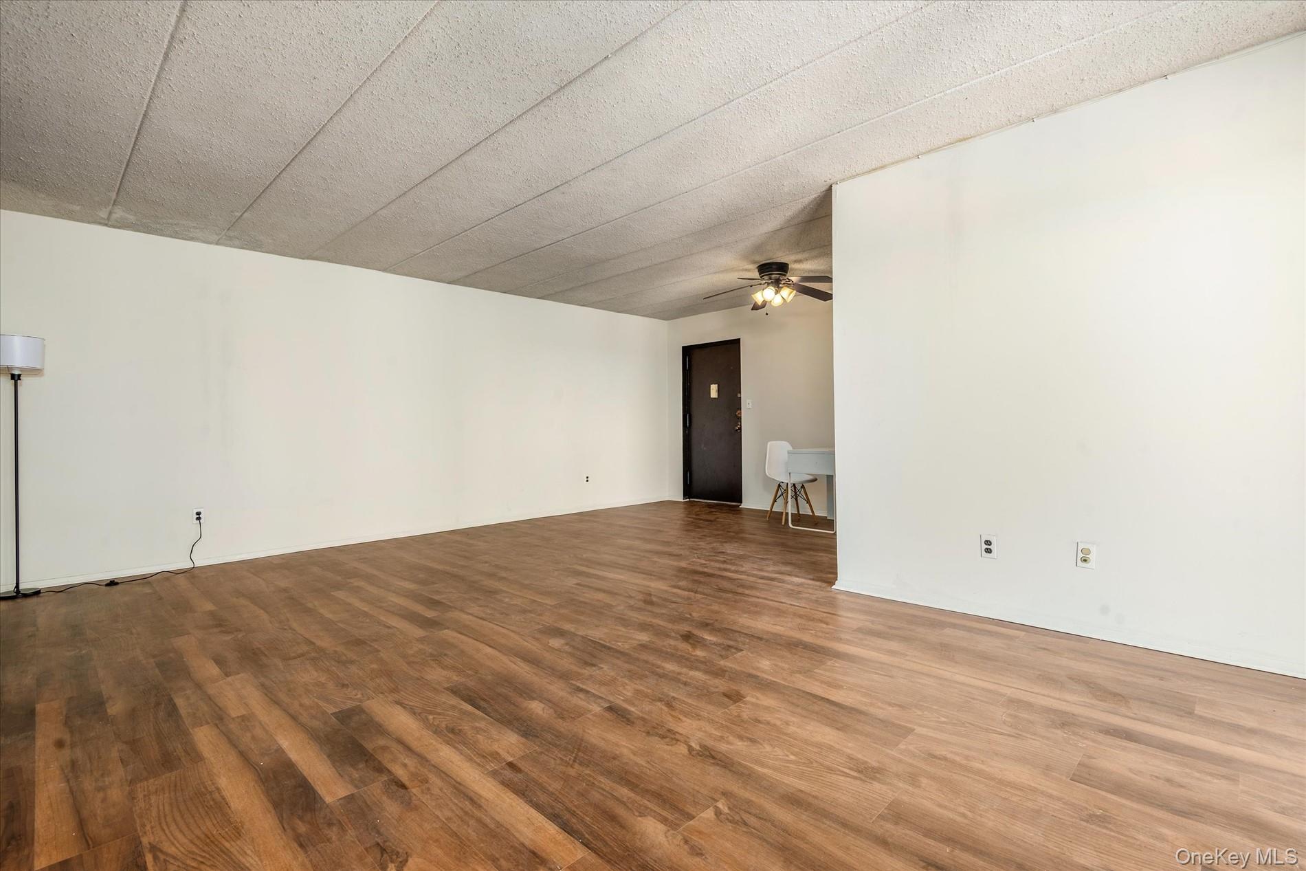 #8 photo, 139-35 35th Avenue, クイーンズ区 Flushing , NY 11354