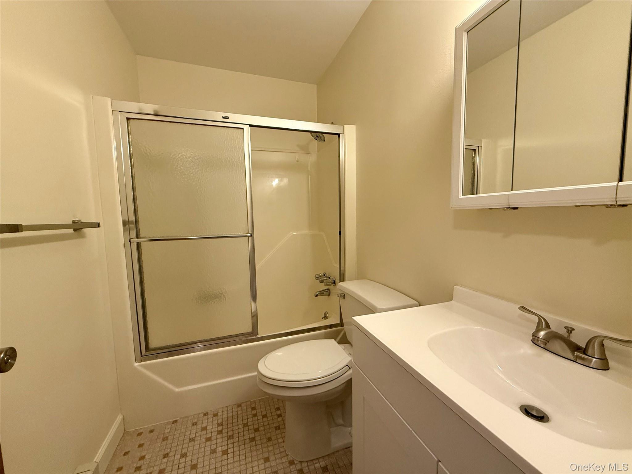 #13 photo, 87 Oregon Trail, Pine Bush , NY 12566