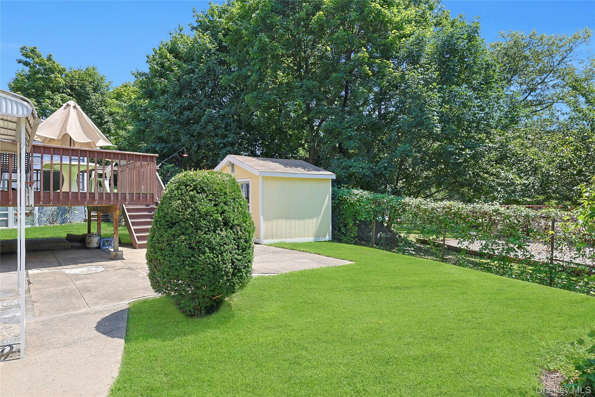 #12 photo, 95 Holland, Harrison , NY 10528