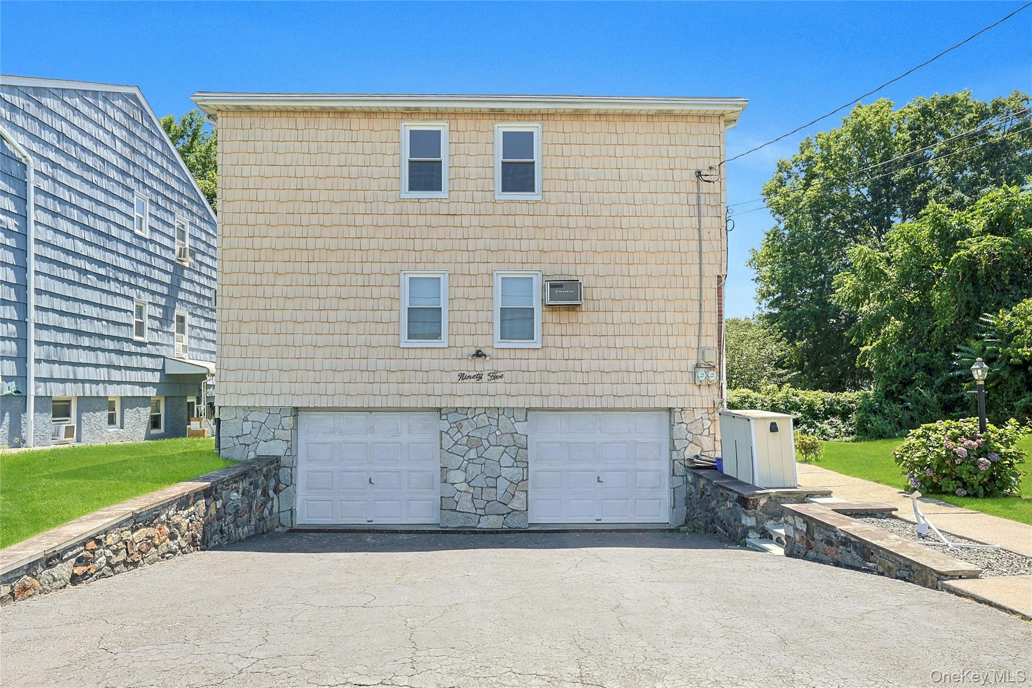 #13 photo, 95 Holland, Harrison , NY 10528