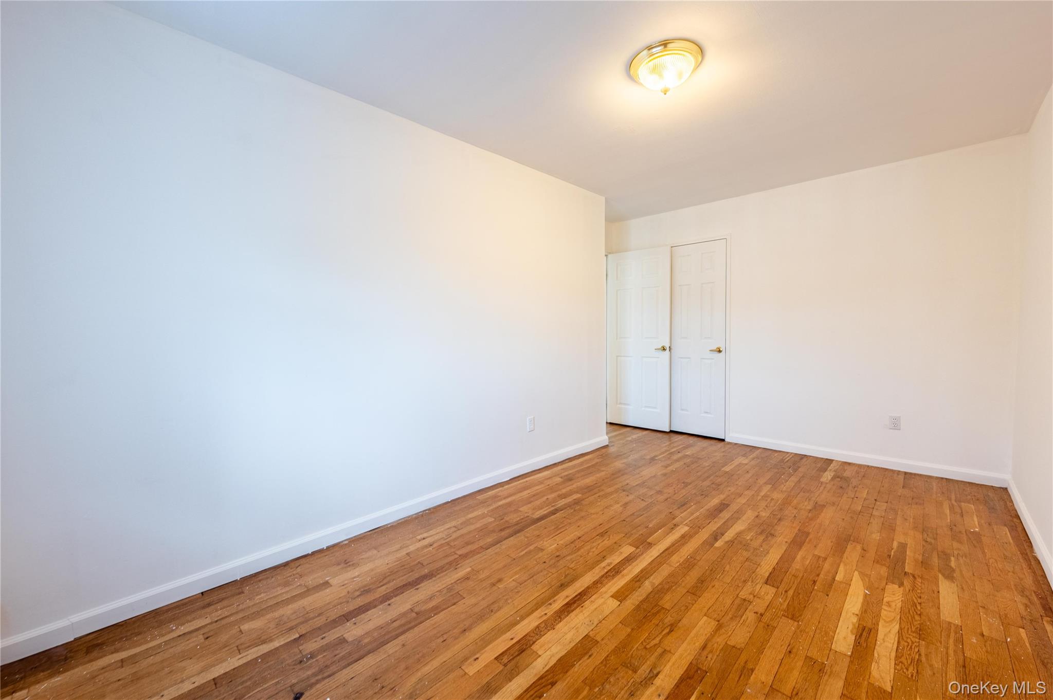 #14 photo, 1027 Throggmorton Avenue, Bronx , NY 10465