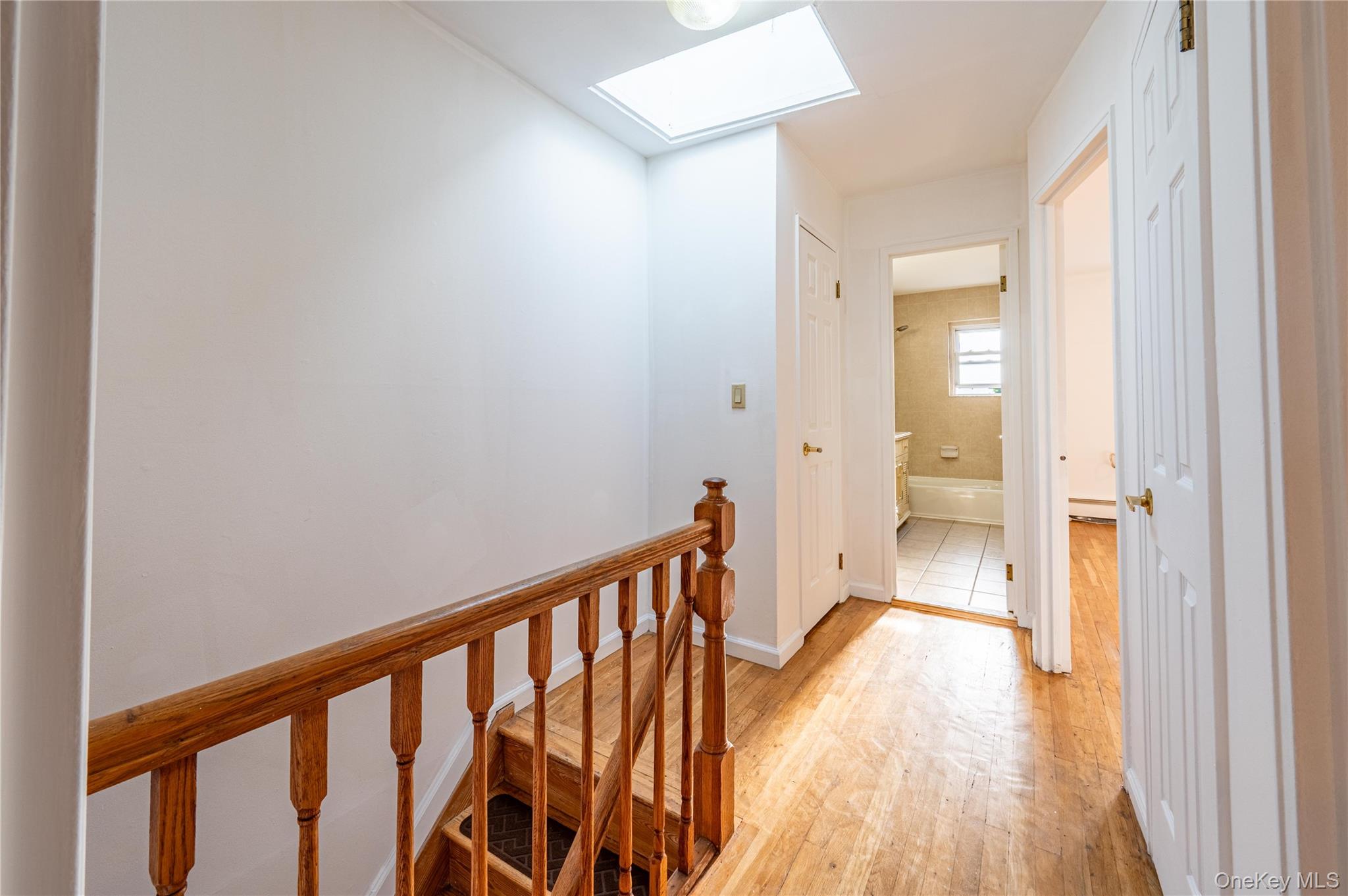 #15 photo, 1027 Throggmorton Avenue, Bronx , NY 10465