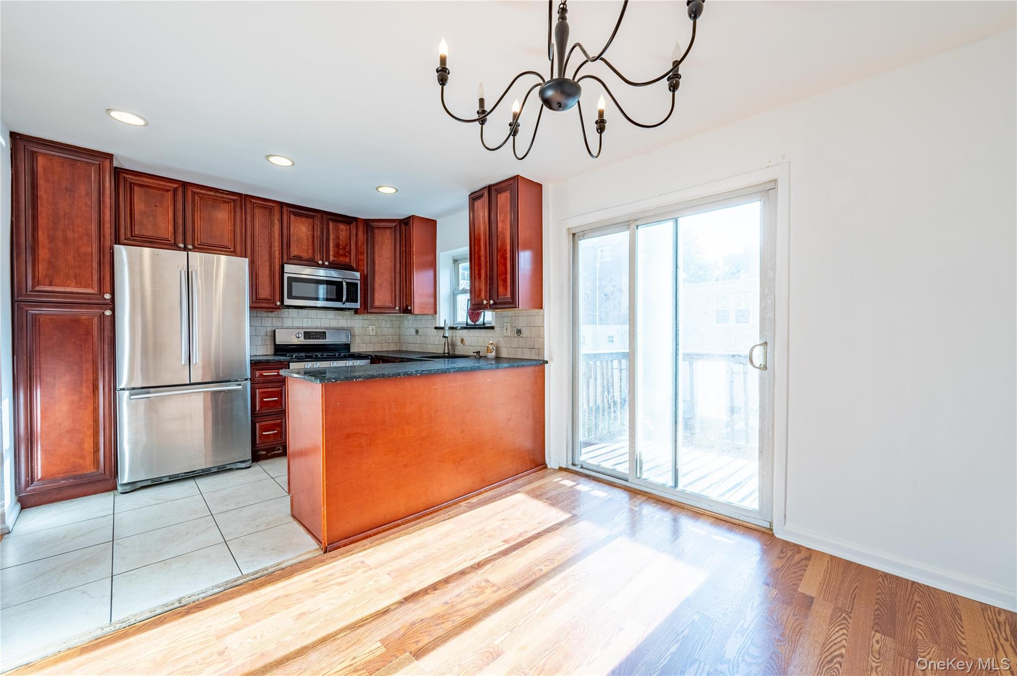 #4 photo, 1027 Throggmorton Avenue, Bronx , NY 10465