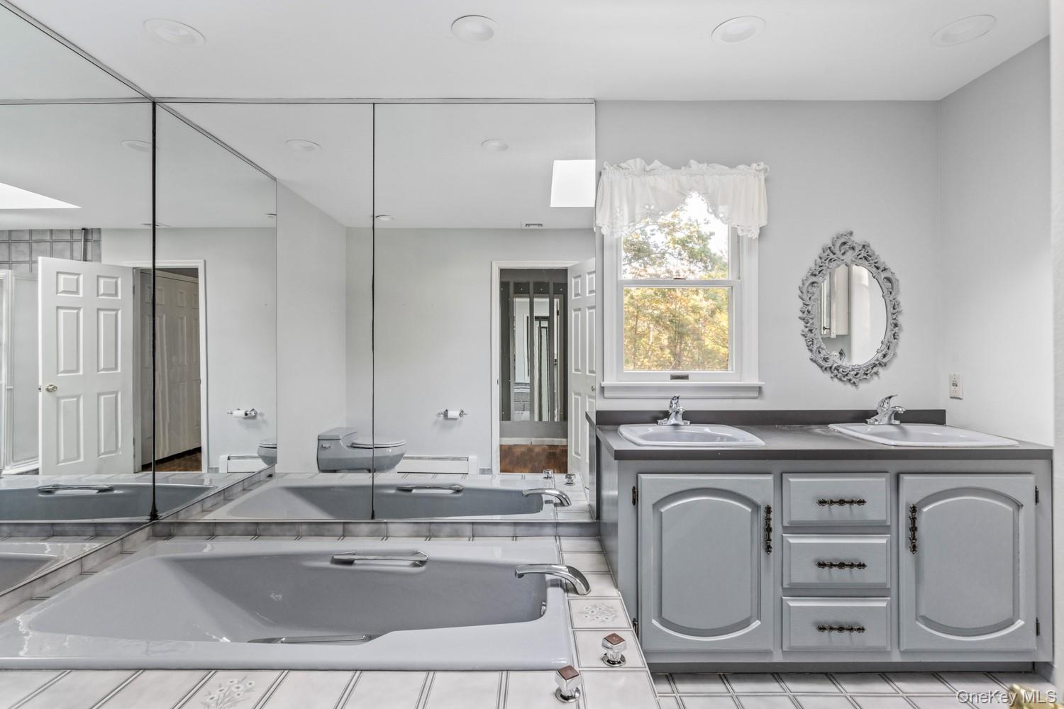 #12 photo, 55 North Drive, Manhasset , NY 11030