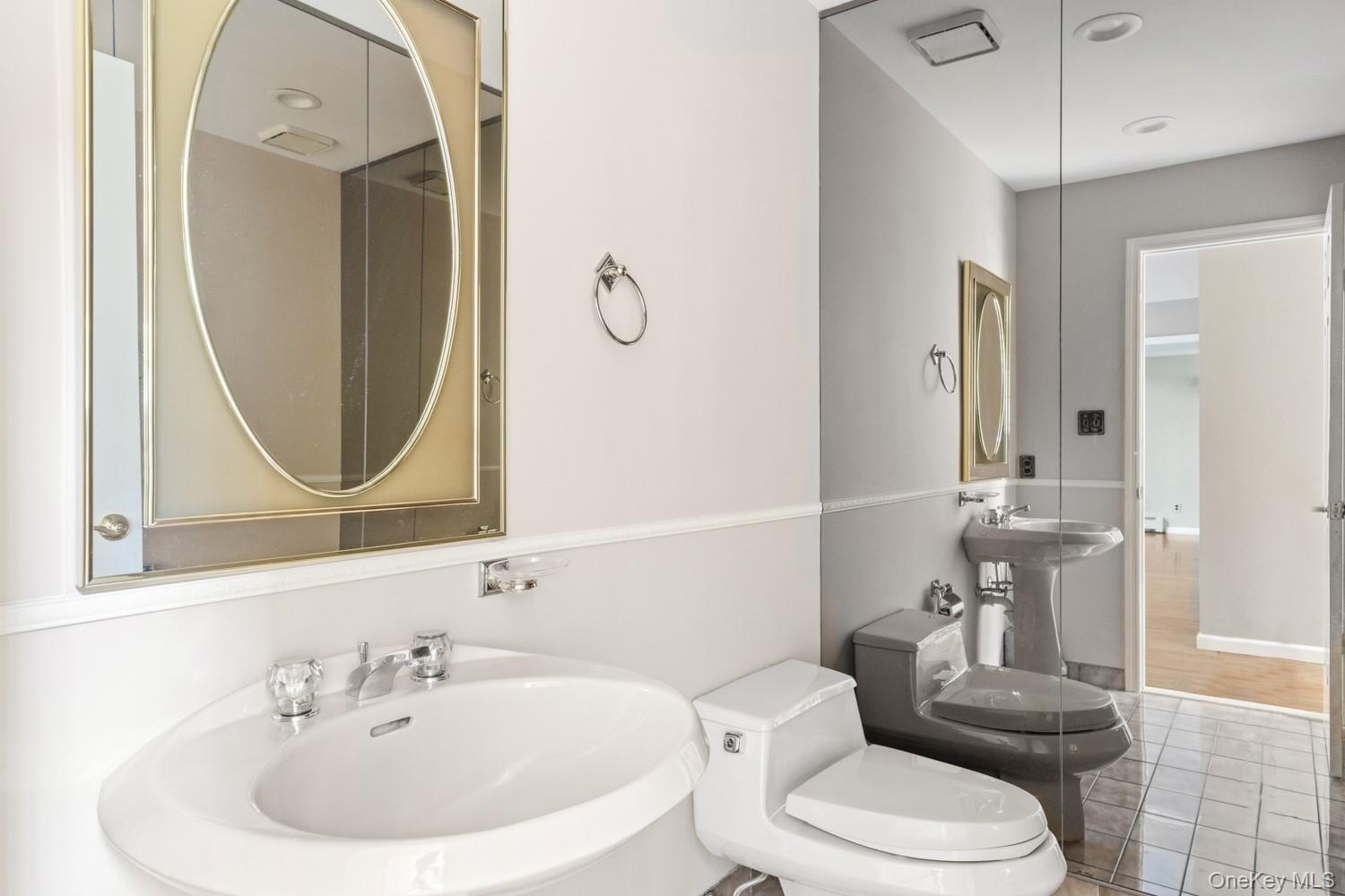 #9 photo, 55 North Drive, Manhasset , NY 11030