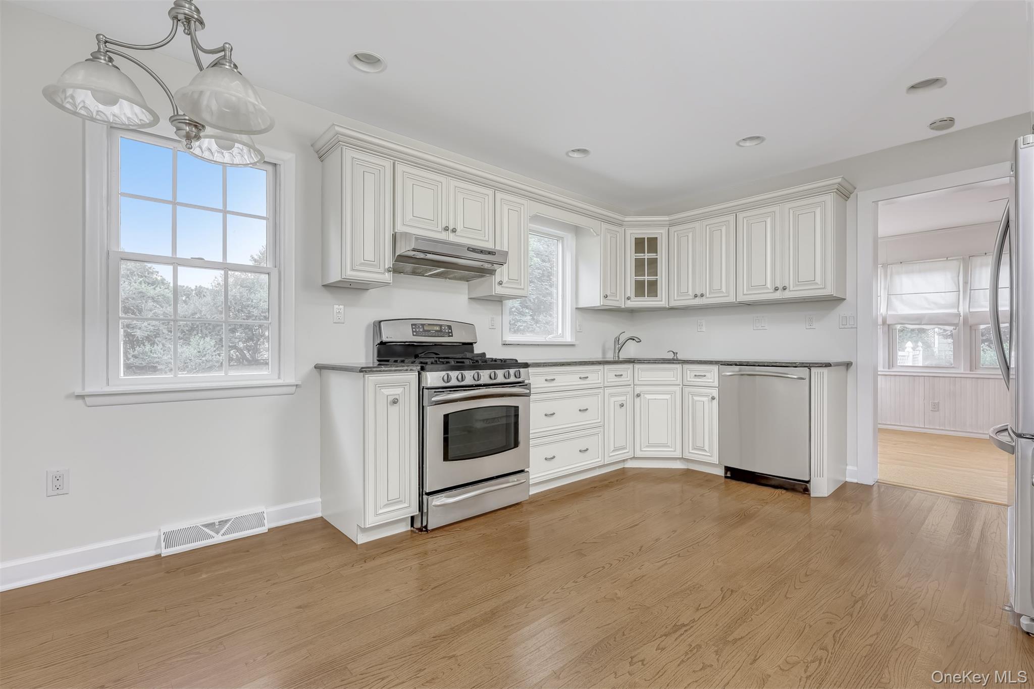 #7 photo, 14 Church Road, Airmont , NY 10901