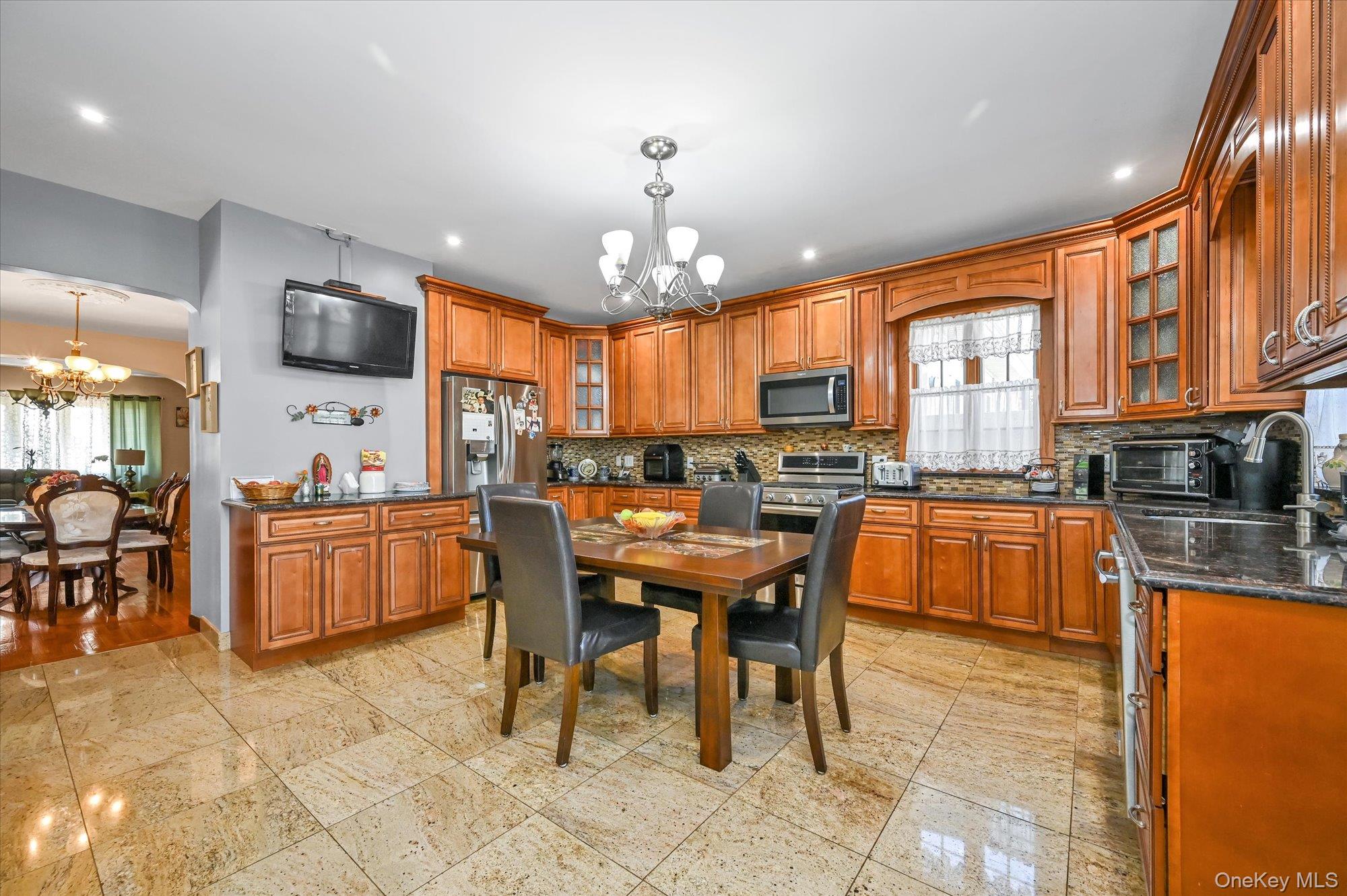 #7 photo, 14915 11th Avenue, Whitestone , NY 11357