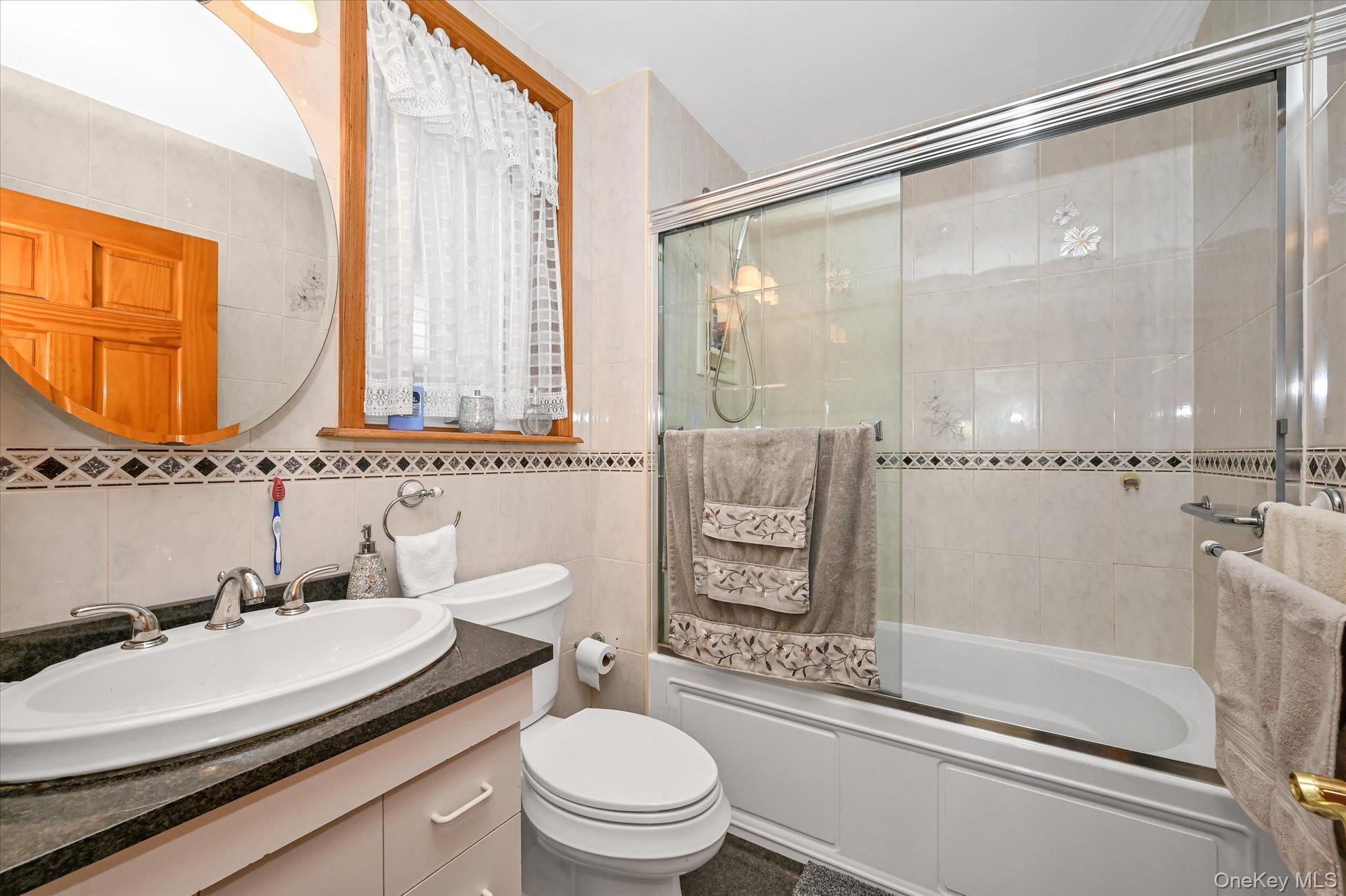 #8 photo, 14915 11th Avenue, Whitestone , NY 11357