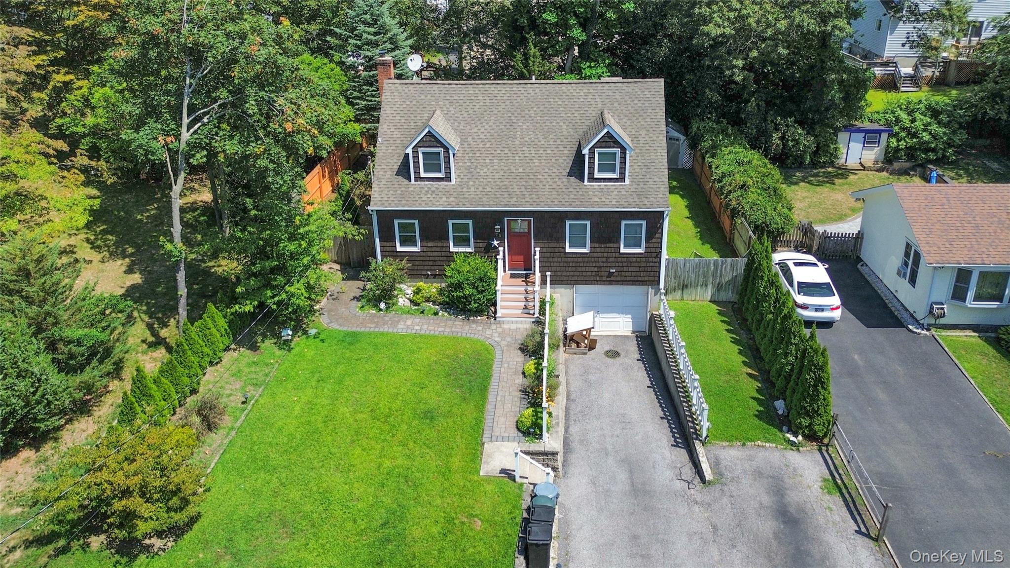 #1 photo, 73 Mitchell Drive, サフォーク郡 Sound Beach , NY 11789