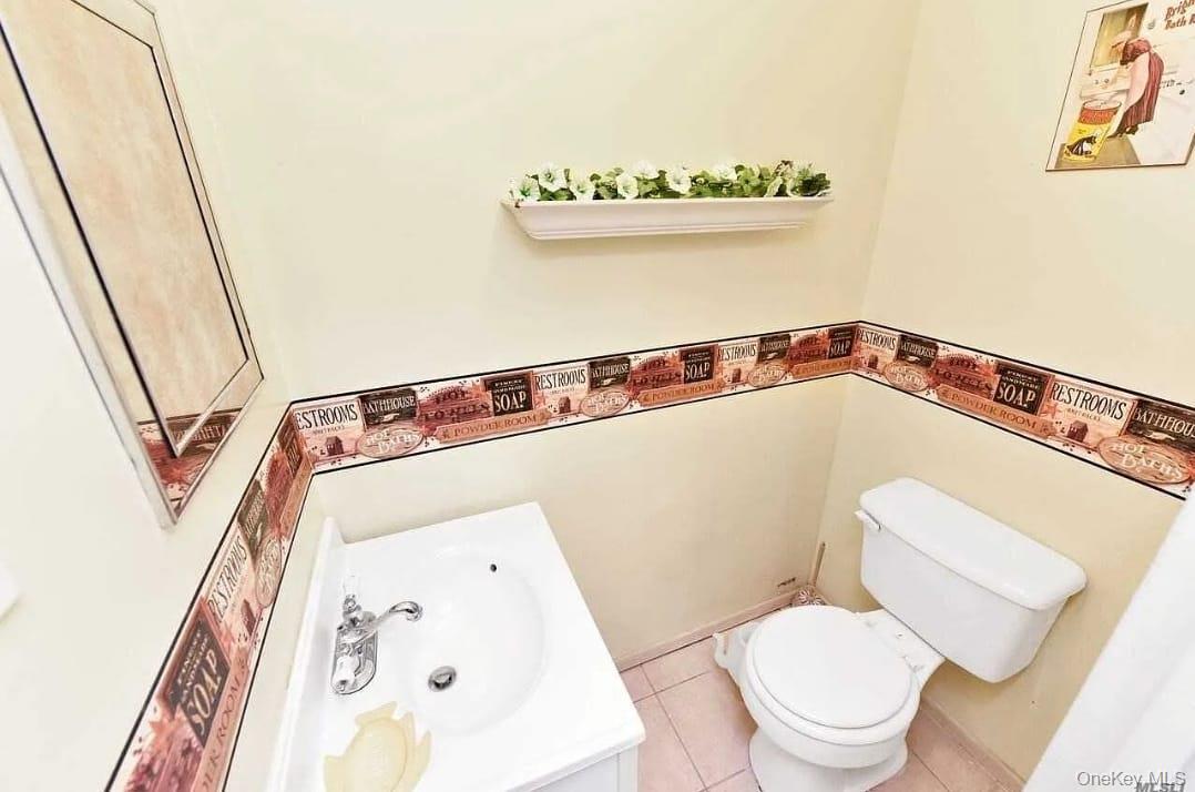 #7 photo, 2d Valley Forge Court, Ridge , NY 11961