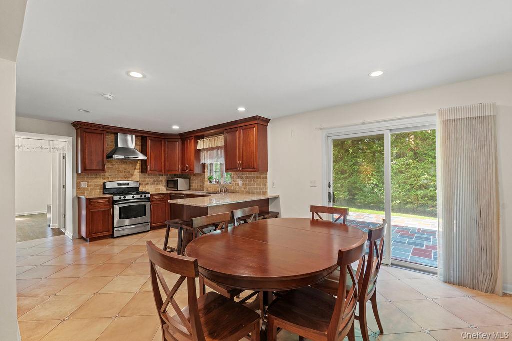 #13 photo, 60 Plymouth Road, Great Neck Plaza , NY 11023