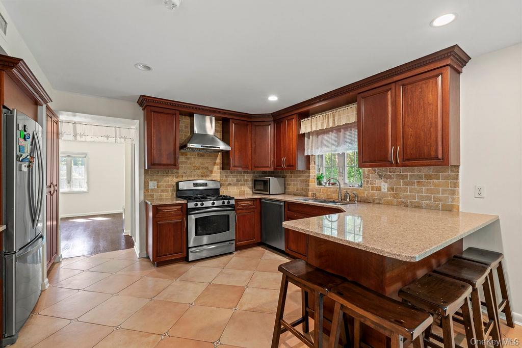 #14 photo, 60 Plymouth Road, Great Neck Plaza , NY 11023