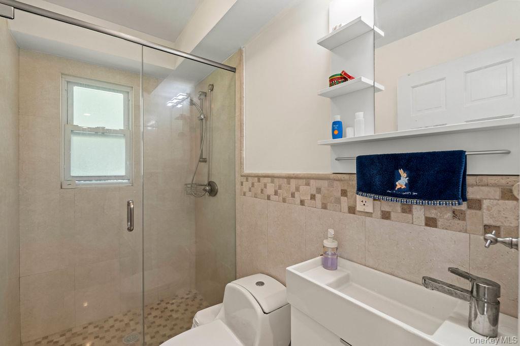 #15 photo, 60 Plymouth Road, Great Neck Plaza , NY 11023