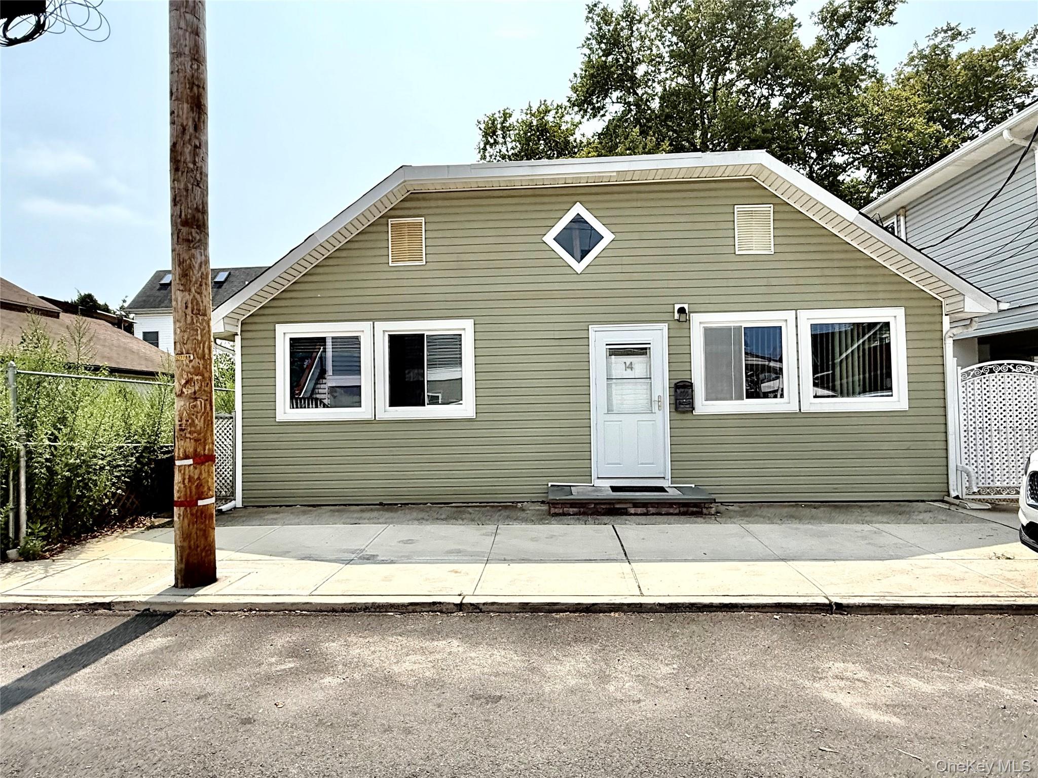 #1 photo, 14 Center Place, Staten Island , NY 10306