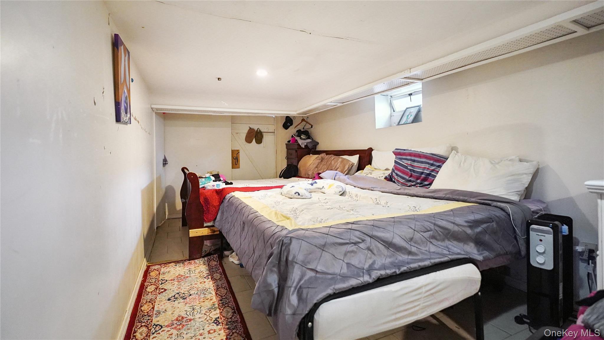 #7 photo, 172-44 126th ave, Jamaica , NY 11434