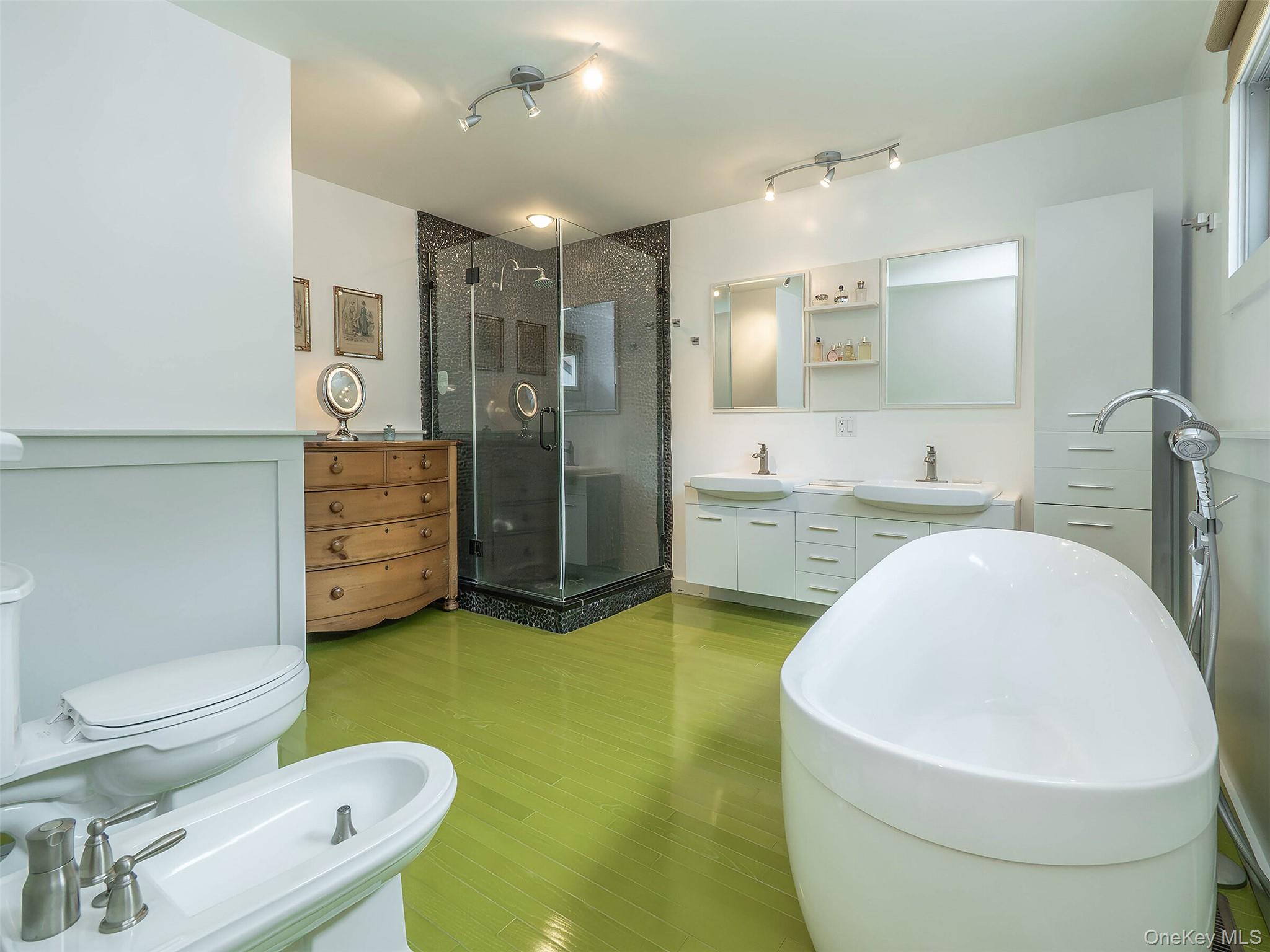 #17 photo, 35 Highland Road, ナッソー郡 Glen Cove , NY 11542