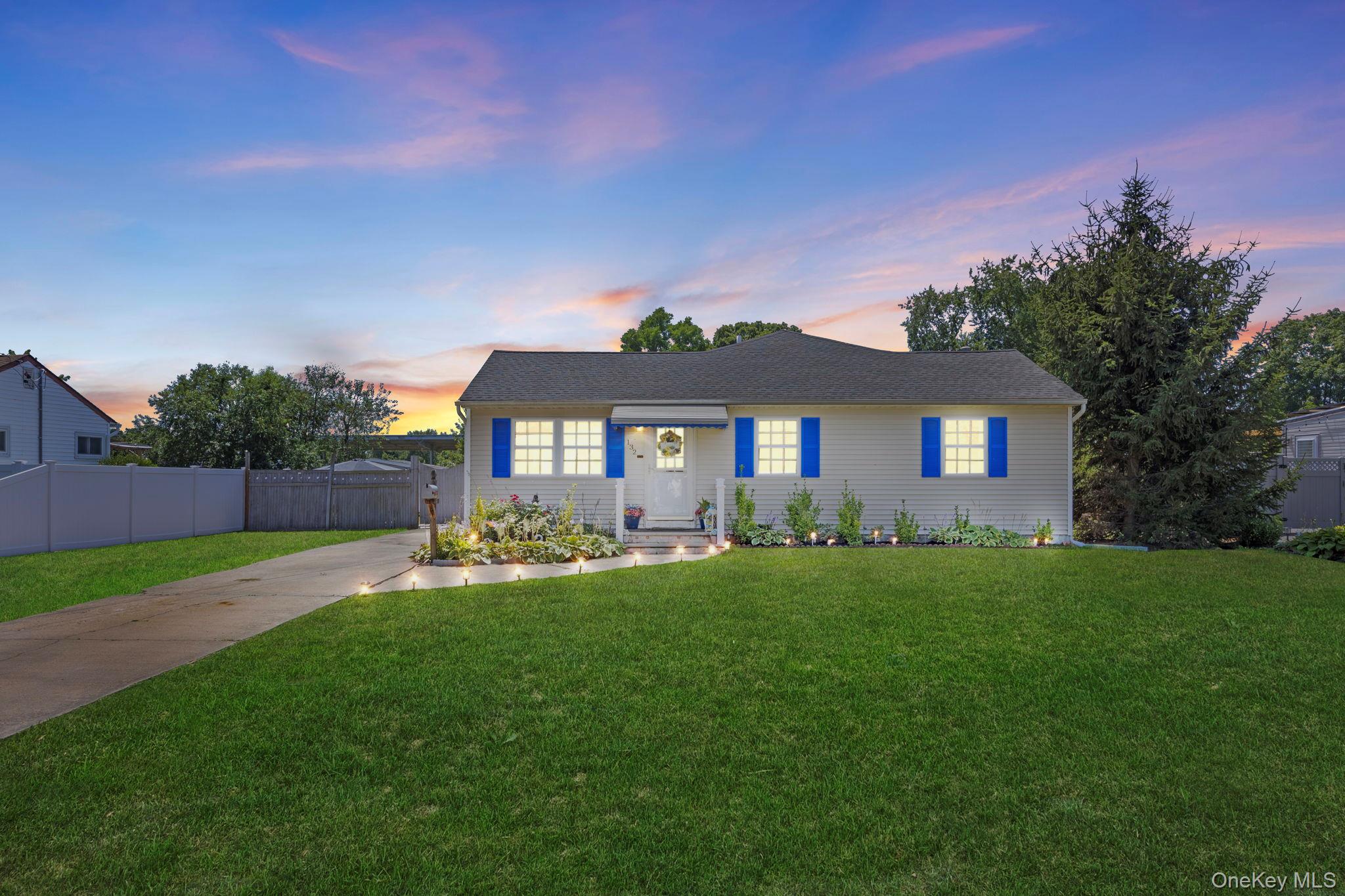 #1 photo, 132 Garden City Street, سوفولك Bay Shore , NY 11706