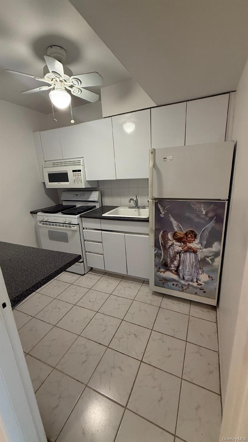 #3 photo, 88-25 155 Avenue, Howard Beach , NY 11414