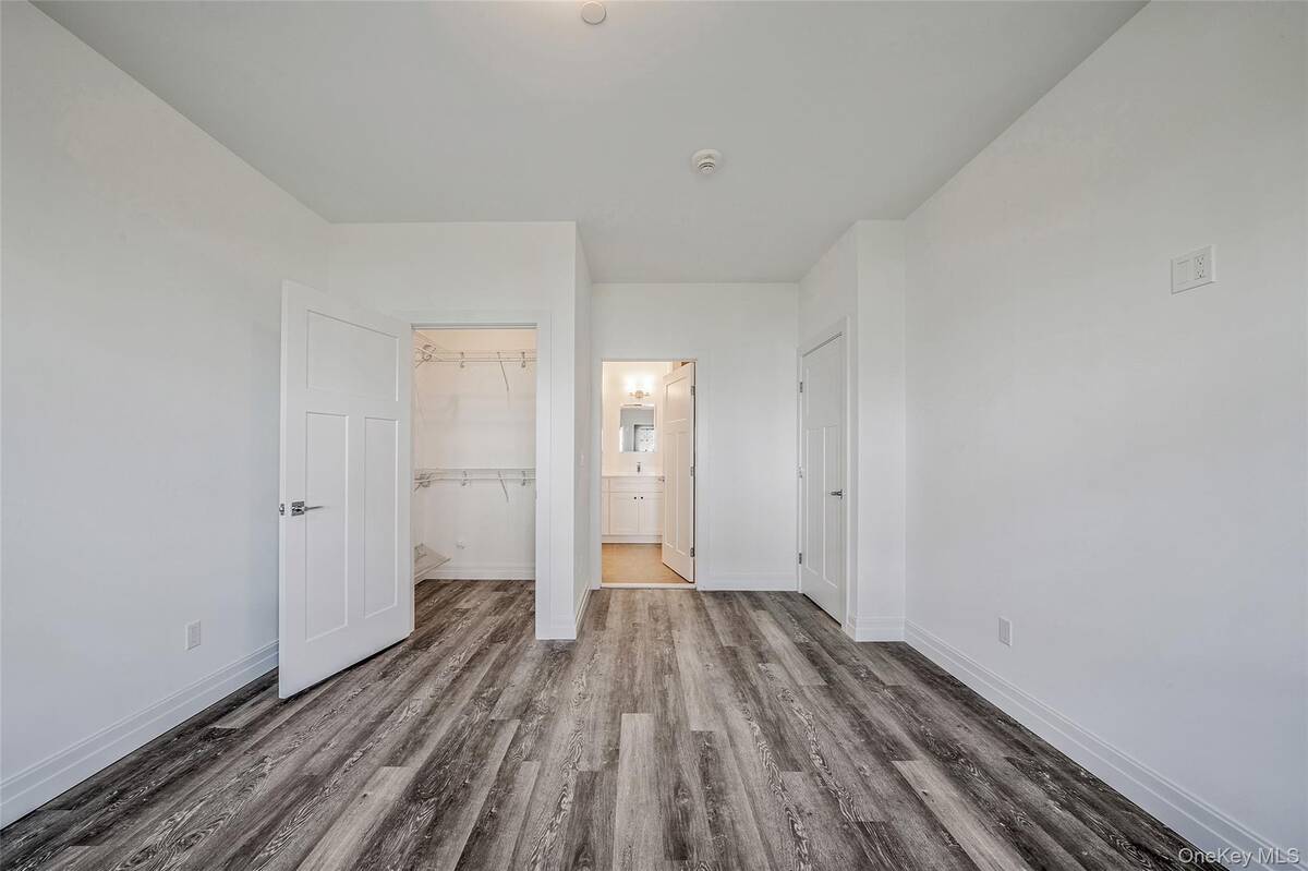 #18 photo, 103 Dover Street, サフォーク郡 Central Islip , NY 11722