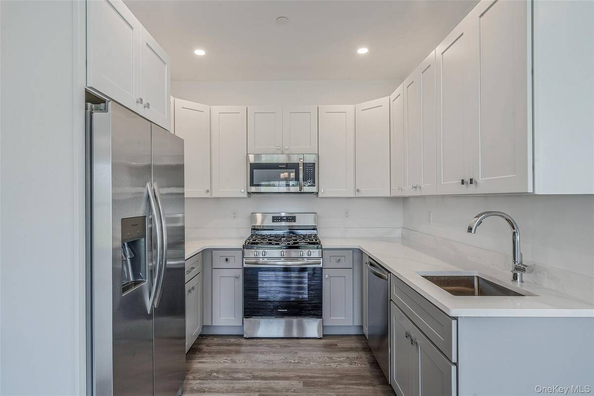 #13 photo, 101 Dover Street, サフォーク郡 Central Islip , NY 11722