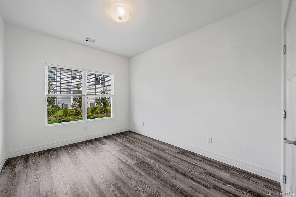 #19 photo, 101 Dover Street, サフォーク郡 Central Islip , NY 11722