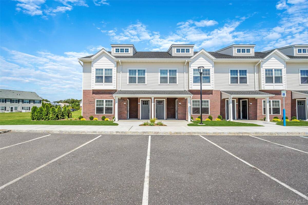 #2 photo, 101 Dover Street, サフォーク郡 Central Islip , NY 11722