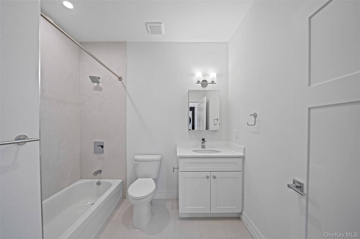 #22 photo, 101 Dover Street, サフォーク郡 Central Islip , NY 11722