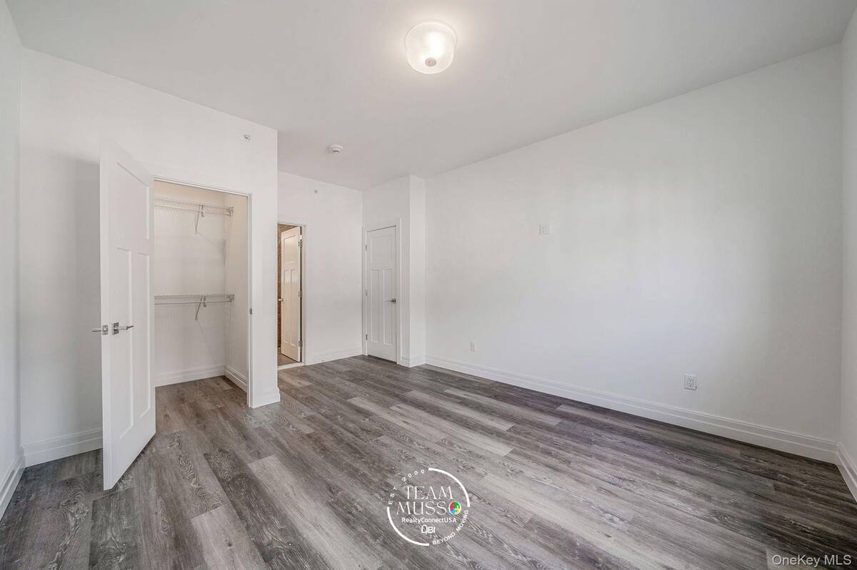 #21 photo, 104 Dover Street, サフォーク郡 Central Islip , NY 11722