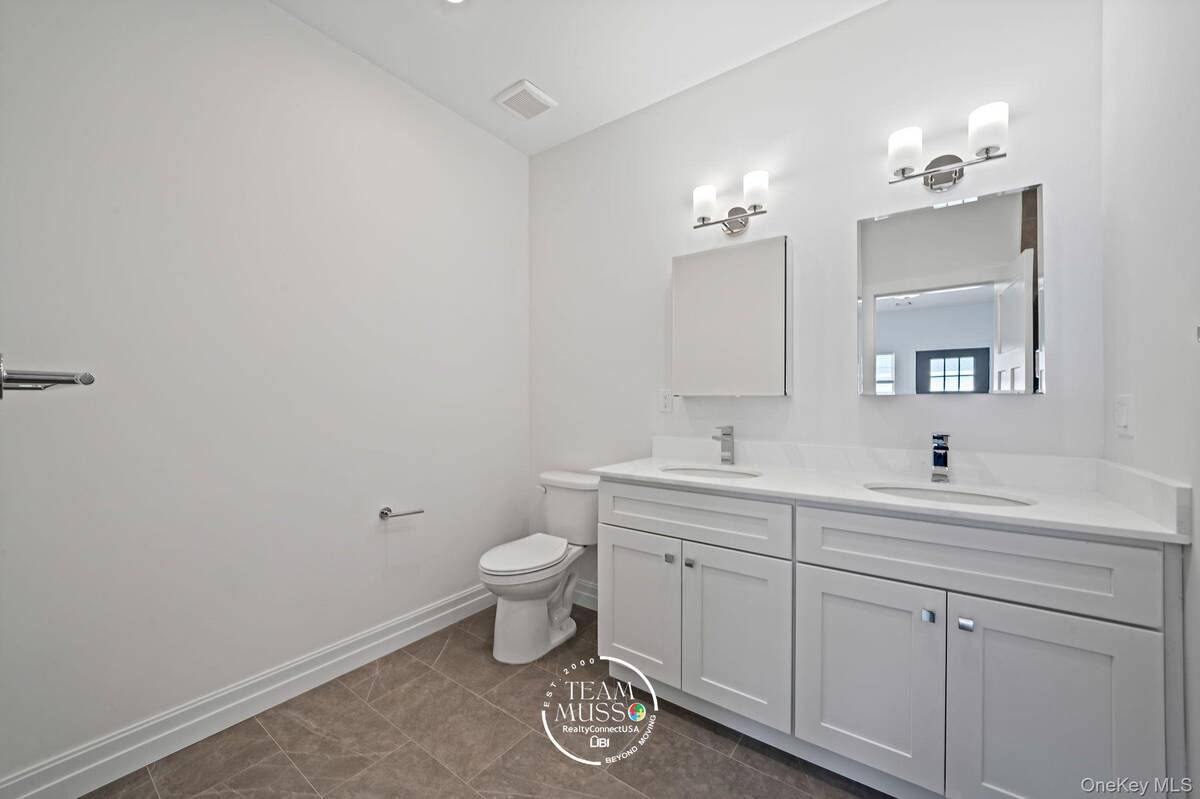 #22 photo, 104 Dover Street, サフォーク郡 Central Islip , NY 11722