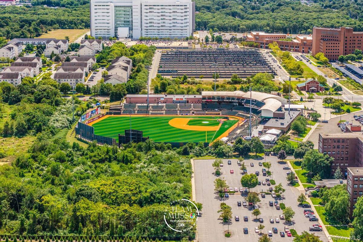 #43 photo, 104 Dover Street, サフォーク郡 Central Islip , NY 11722