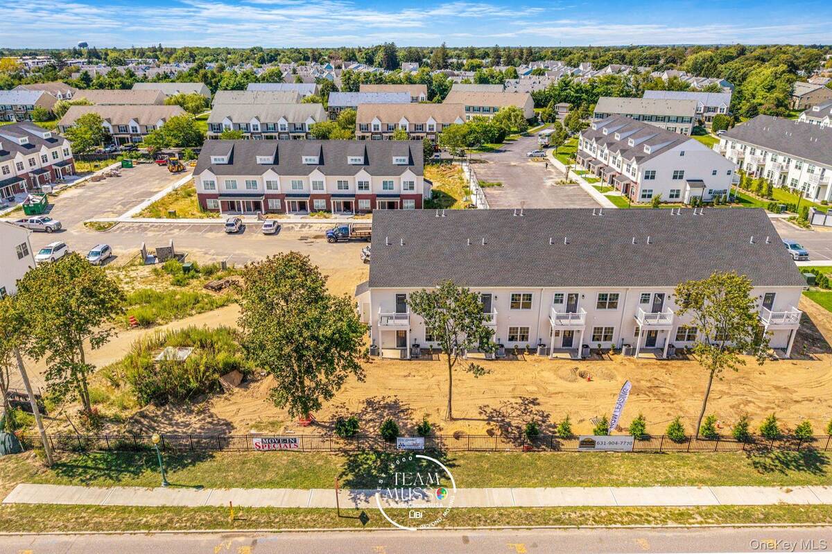 #47 photo, 104 Dover Street, サフォーク郡 Central Islip , NY 11722