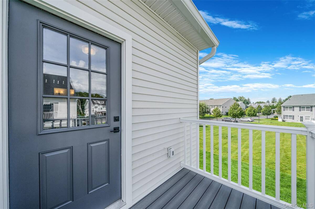 #27 photo, 102 Dover Street, サフォーク郡 Central Islip , NY 11722