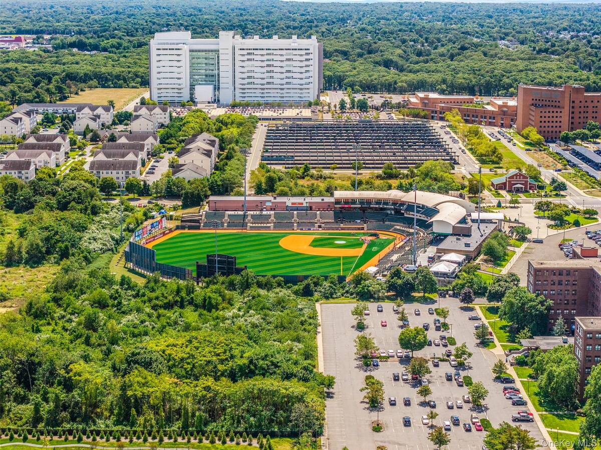 #44 photo, 102 Dover Street, サフォーク郡 Central Islip , NY 11722