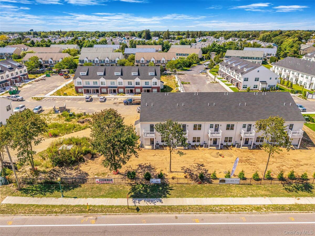 #48 photo, 102 Dover Street, サフォーク郡 Central Islip , NY 11722