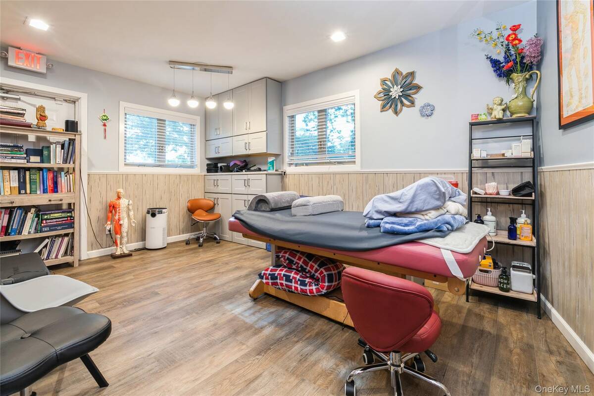 #24 photo, 1420 Montauk Highway, サフォーク郡 Oakdale , NY 11769