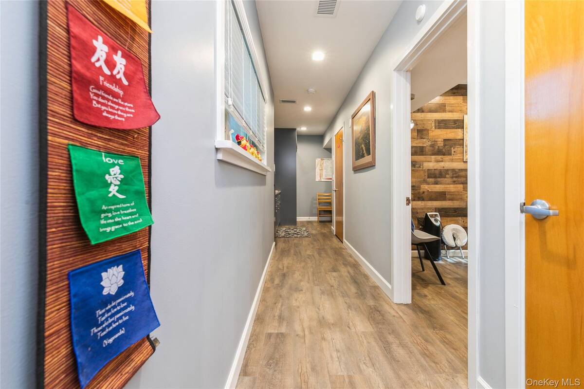 #29 photo, 1420 Montauk Highway, サフォーク郡 Oakdale , NY 11769