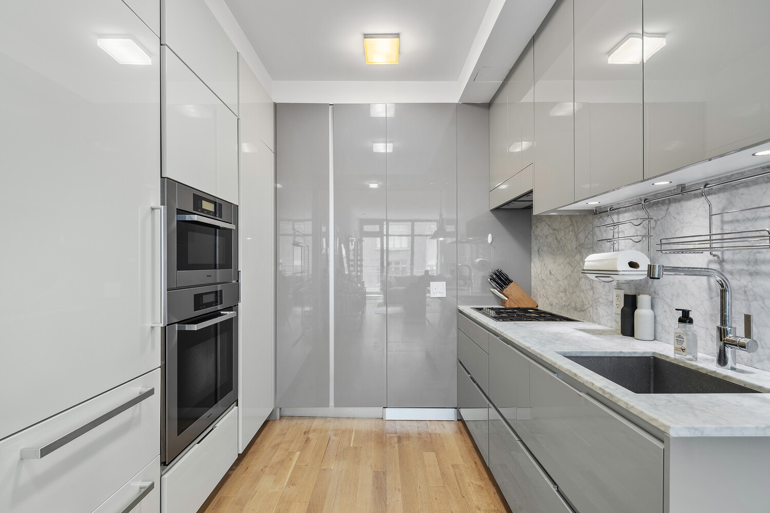 #2 photo, 124 W 23RD Street, Chelsea , NY 10011