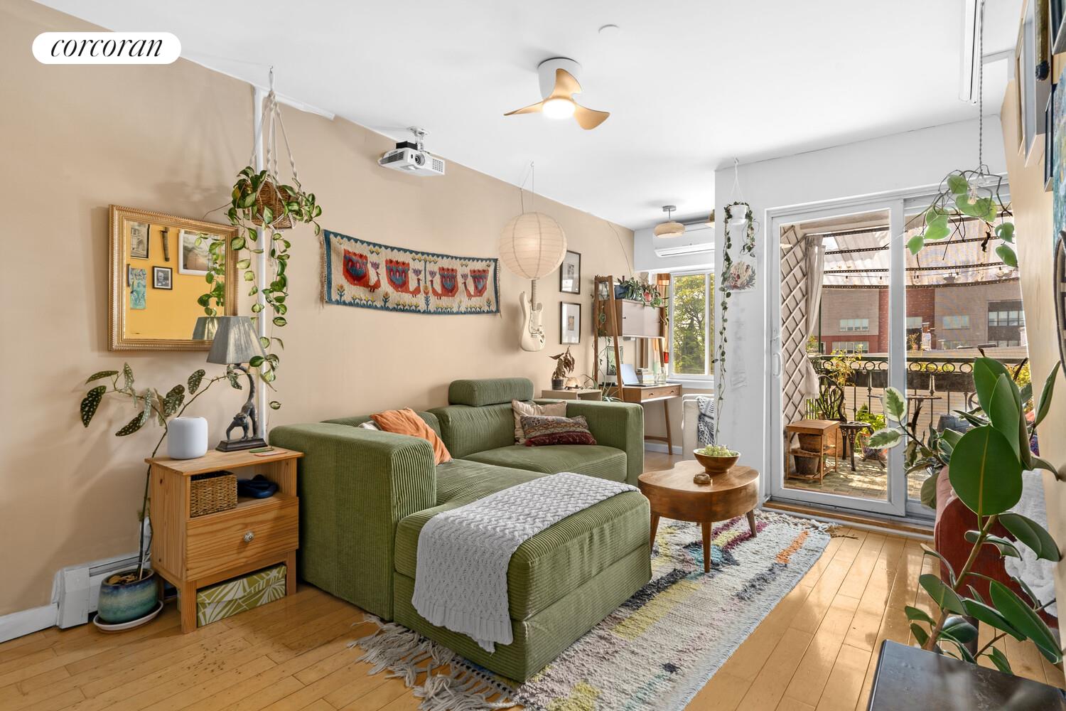 #1 photo, 354 ONDERDONK Avenue, קווינס Ridgewood , NY 11385